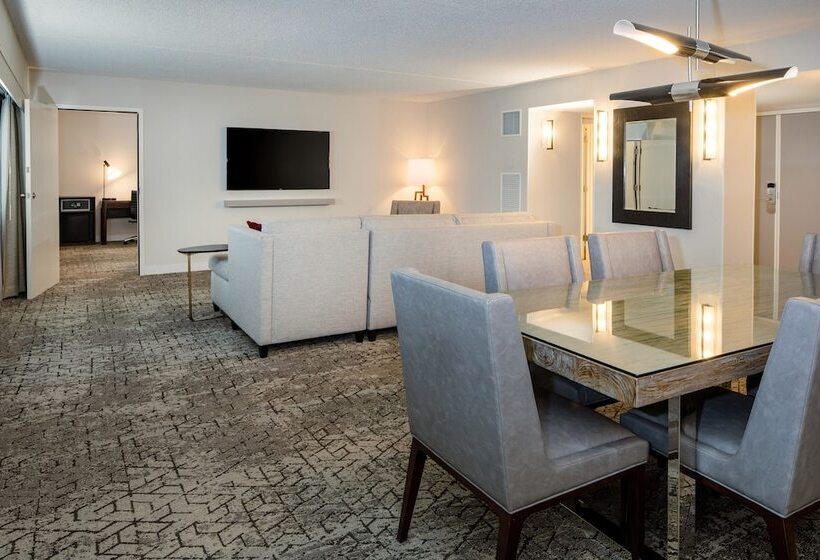 سوییت اجرایی, Sheraton Detroit Metro Airport