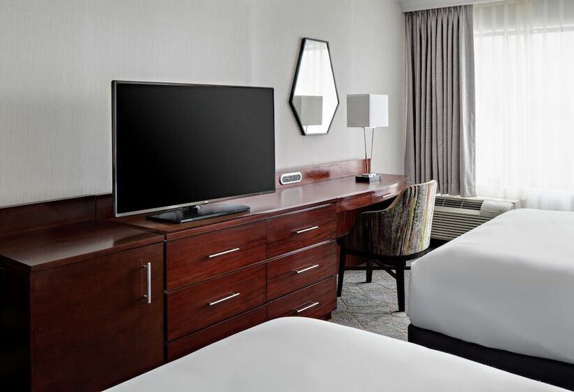 Family Suite, Doubletree By Hilton Fairfield Hotel & Suites