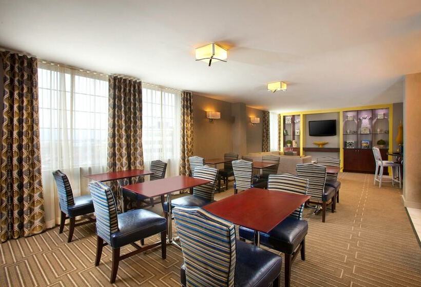 اتاق کلاب, Sheraton Pittsburgh Airport