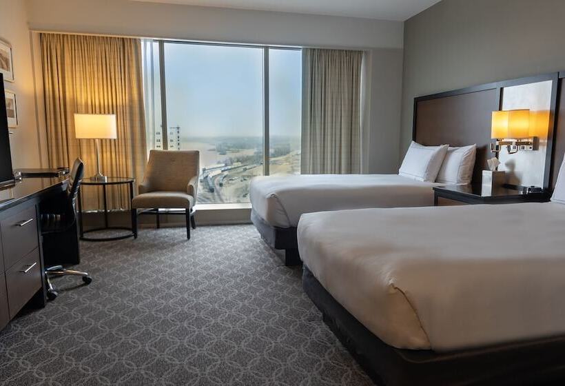 اتاق استاندارد با 2 تخت دوبل, Doubletree By Hilton  Cedar Rapids Convention Complex