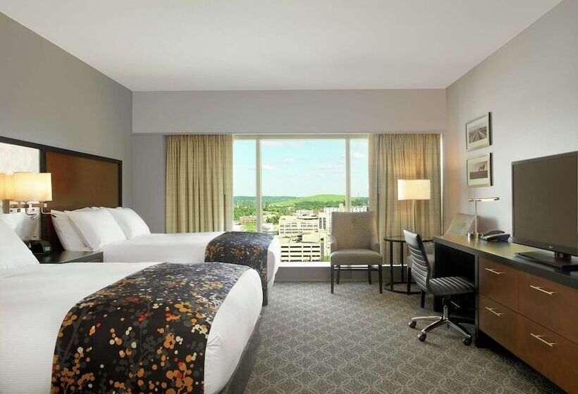 اتاق استاندارد با 2 تخت دوبل, Doubletree By Hilton  Cedar Rapids Convention Complex