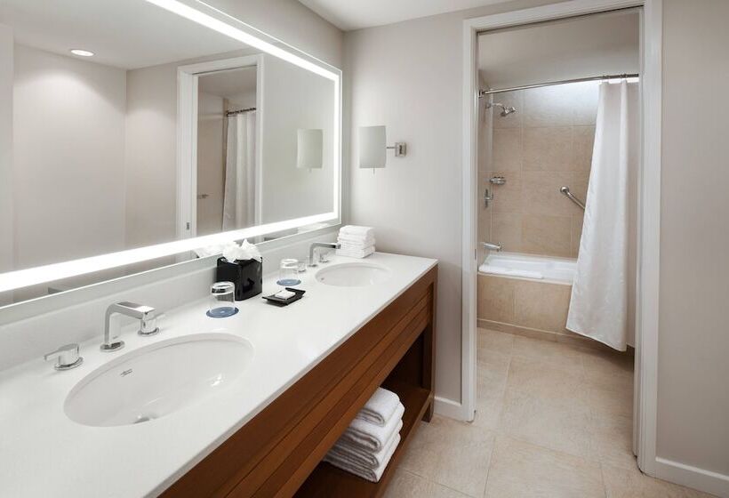 Номер Deluxe Вид на Море, Sheraton Kauai Resort