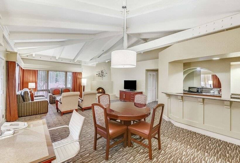 스위트, Hilton Phoenix Tapatio Cliffs Resort