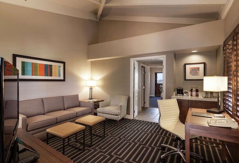 스위트, Hilton Phoenix Tapatio Cliffs Resort