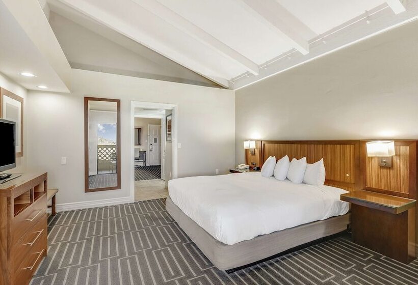 스위트, Hilton Phoenix Tapatio Cliffs Resort