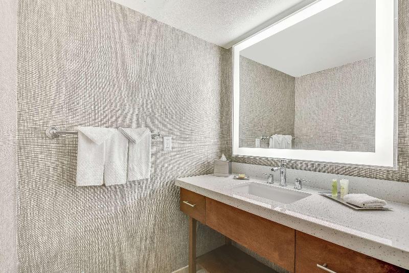 스위트, Hilton Phoenix Tapatio Cliffs Resort