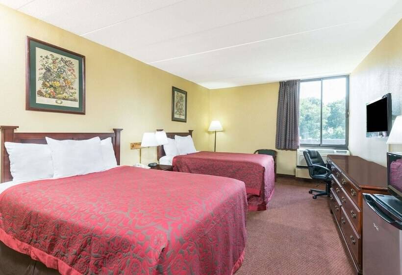 Люкс, Days Inn By Wyndham Hagerstown I 70