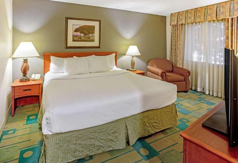 Люкс Кровать Кинг, La Quinta By Wyndham Appleton College Avenue