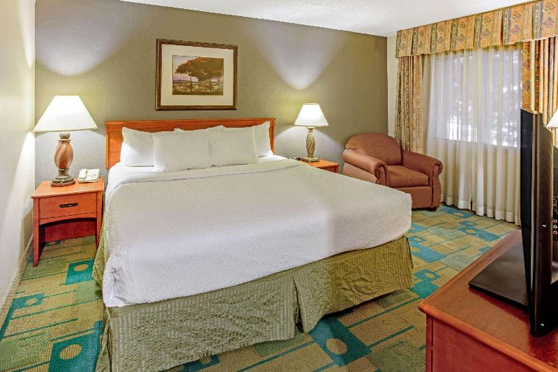 Люкс Deluxe Кровать Кинг, La Quinta By Wyndham Appleton College Avenue