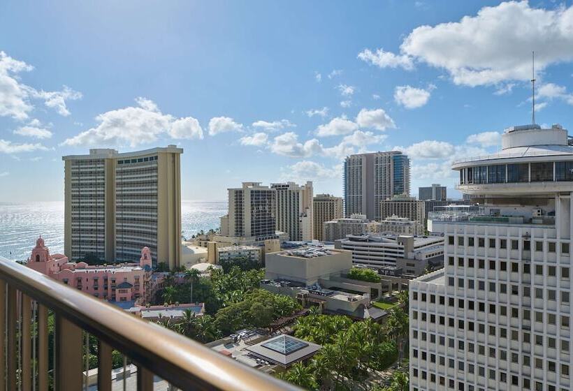 اتاق لوکس با چشم‌انداز دریا, Outrigger Waikiki Beachcomber