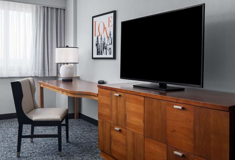 Полулюкс, The Alloy King Of Prussia   A Doubletree By Hilton