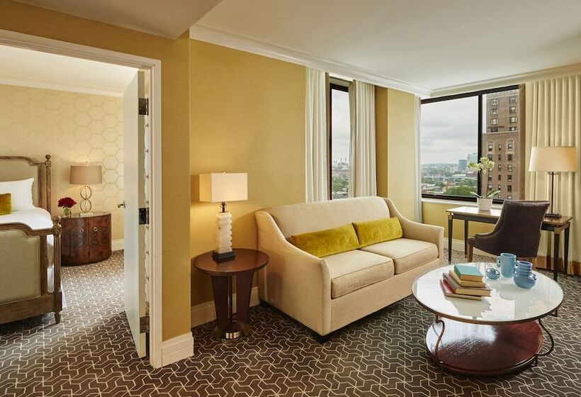 سوییت اجرایی, The Rittenhouse