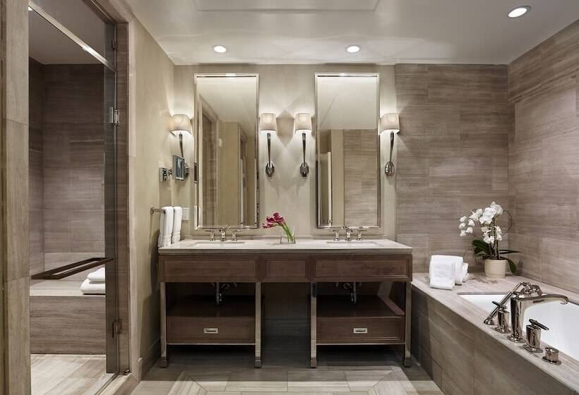 سوئیت با تخت بزرگ, The Rittenhouse