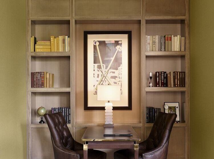 سوئیت با تخت بزرگ, The Rittenhouse