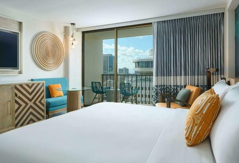 اتاق استاندارد با تخت بزرگ, Outrigger Waikiki Beachcomber