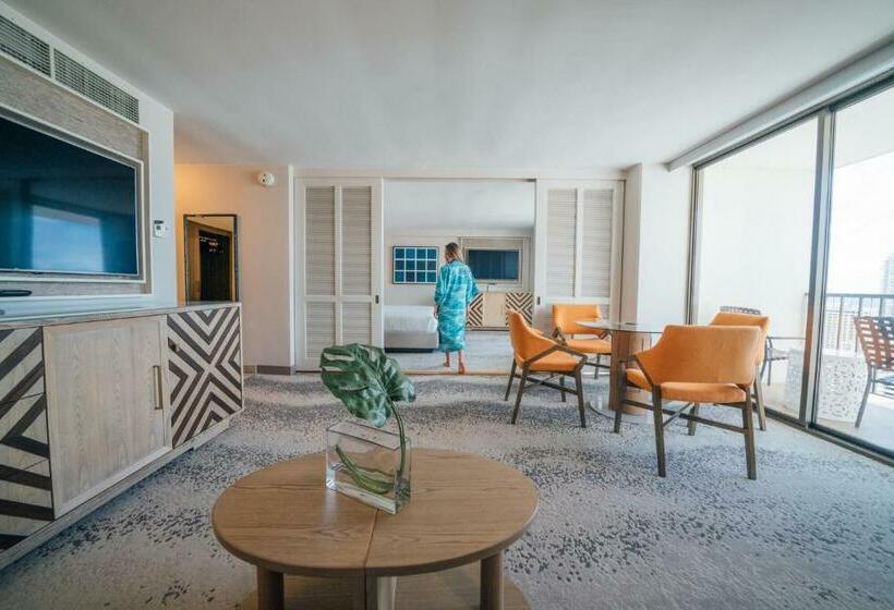 سوئیت با تخت بزرگ, Outrigger Waikiki Beachcomber