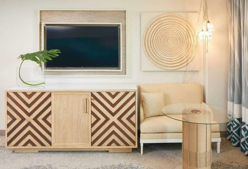 اتاق استاندارد با تخت بزرگ برای معلولان, Outrigger Waikiki Beachcomber