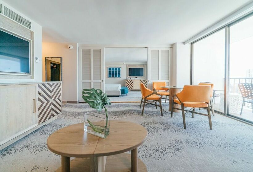 سوییت با چشم‌انداز دریا, Outrigger Waikiki Beachcomber