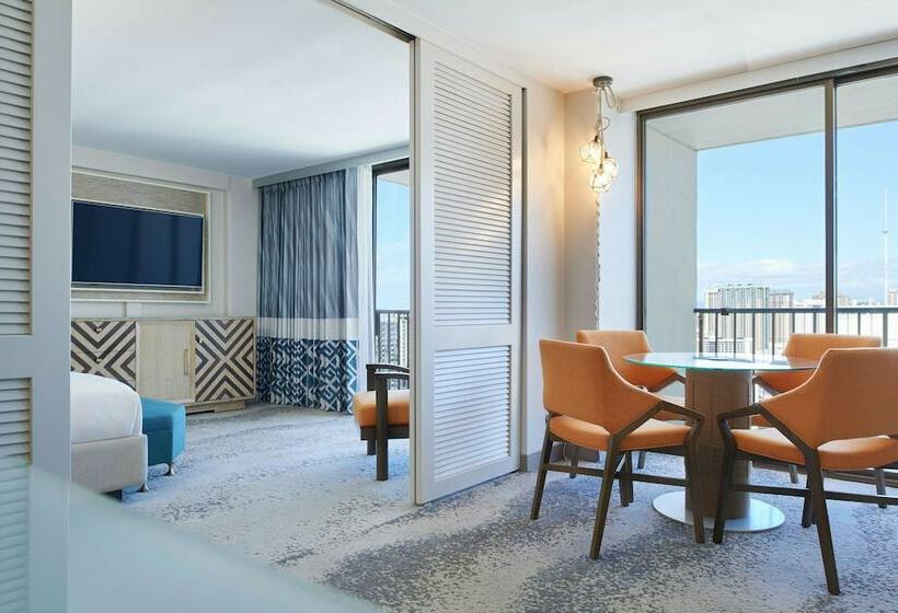 سوییت با چشم‌انداز دریا, Outrigger Waikiki Beachcomber
