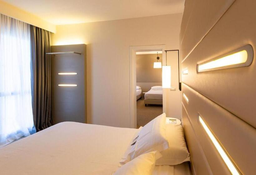 اتاق استاندارد چهار تخته, Best Western Plus Tower Hotel Bologna