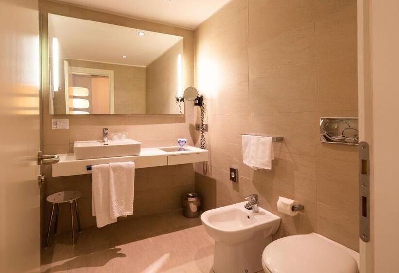 سوییت جونیور, Best Western Plus Tower Hotel Bologna