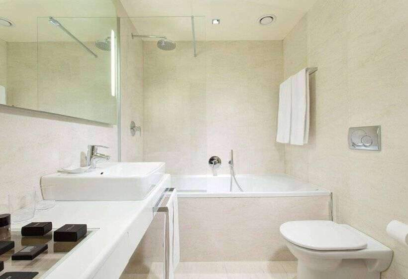 سوییت جونیور, Best Western Plus Tower Hotel Bologna