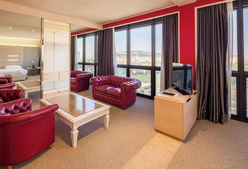 سوییت جونیور, Best Western Plus Tower Hotel Bologna