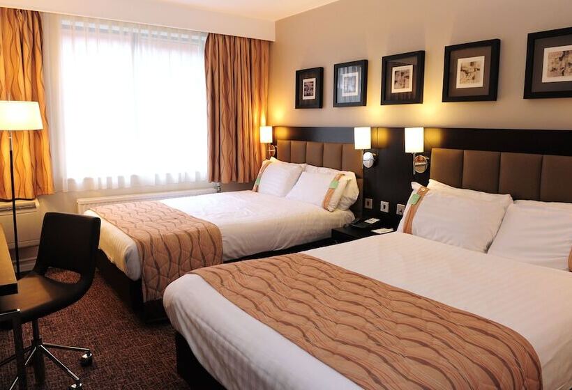 Номер Стандарт 2 Двуспальные Кровати, Holiday Inn Telford Ironbridge, An Ihg