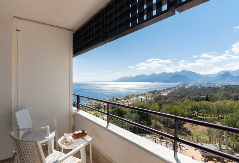 اتاق لوکس با چشم‌انداز دریا, Rixos Downtown Antalya, The Land of Legends Access