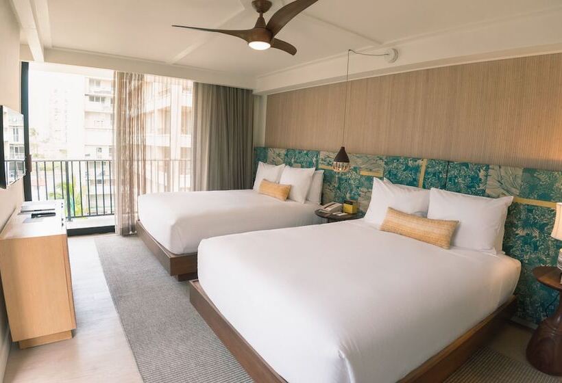 بانگلوی استاندارد, The Surfjack Hotel & Swim Club
