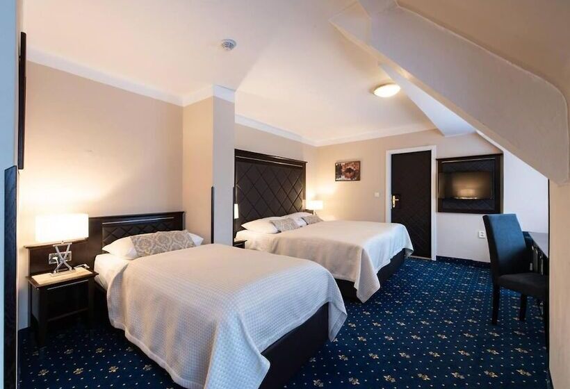 Quarto Deluxe, Pytloun Old Armoury Hotel Prague, Stará Zbrojnice