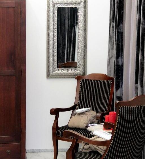 اتاق لوکس با وان آب گرم, Boutique Hotel Annuska