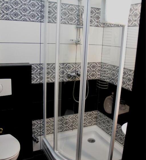 اتاق لوکس با وان آب گرم, Boutique Hotel Annuska