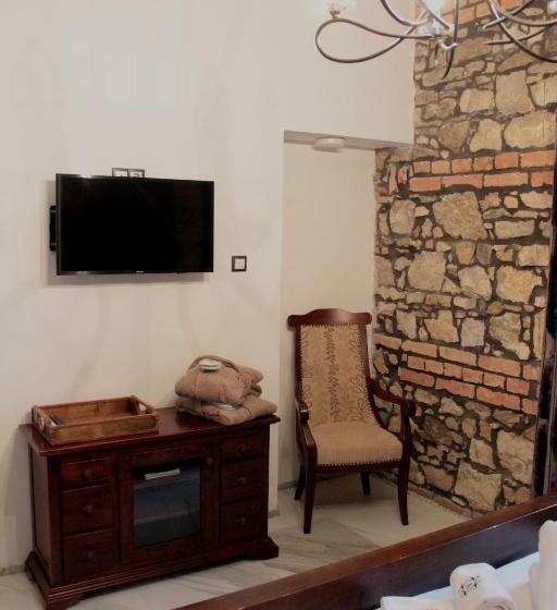 اتاق لوکس با وان آب گرم, Boutique Hotel Annuska