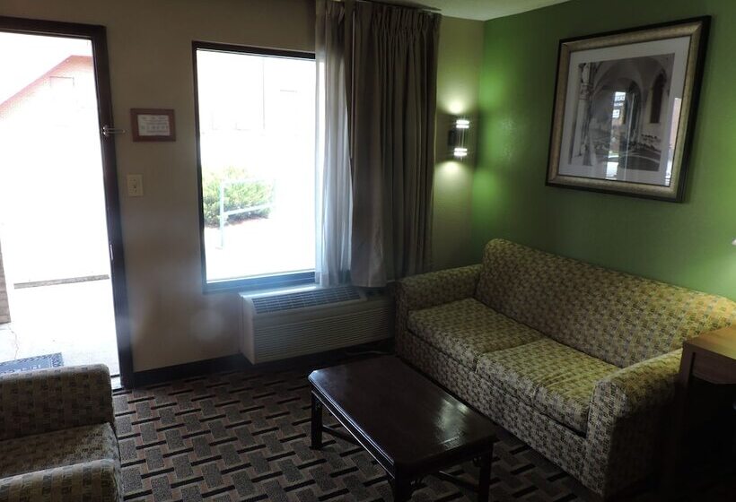 스위트, Days Inn By Wyndham Conoverhickory