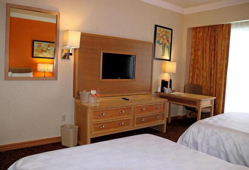 스탠다드 룸 더블 침대 2개, Holiday Inn La Piedad, An Ihg