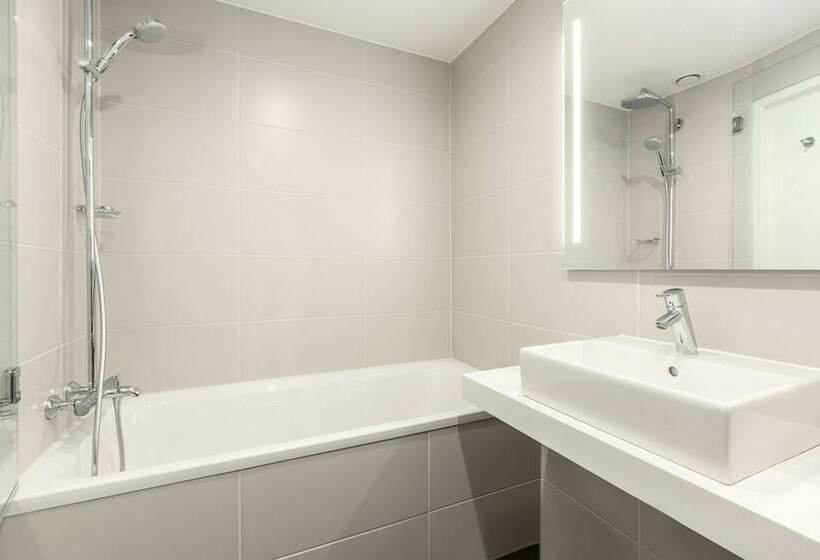 اتاق استاندارد سه نفره, NH City Centre Amsterdam