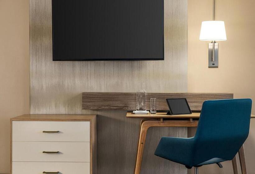 Номер Премиум, Crowne Plaza Cleveland At Playhouse Square, An Ihg