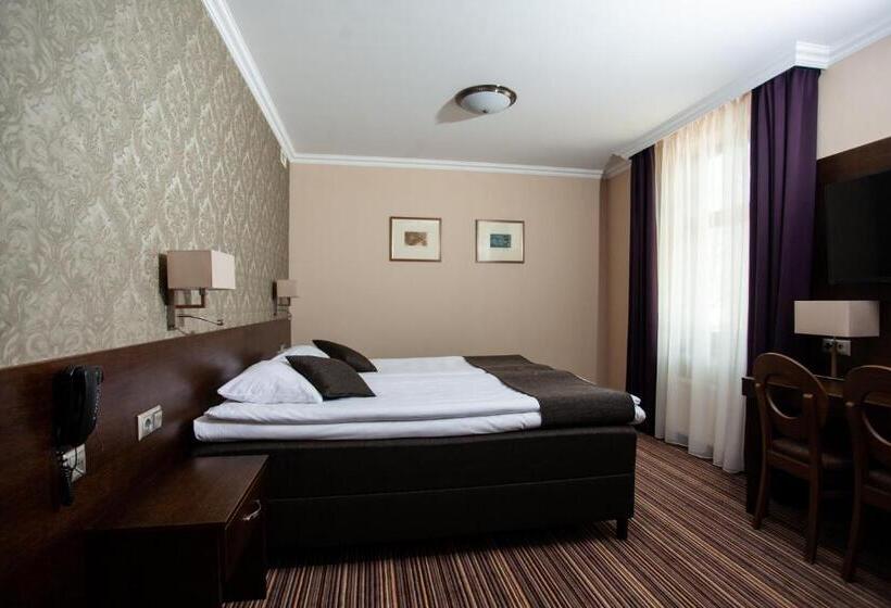 استودیوی سوپریور, Cēsis