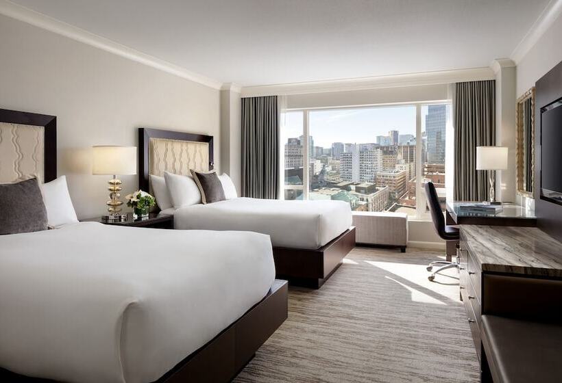 Номер Deluxe Вид на Город, Fairmont Waterfront