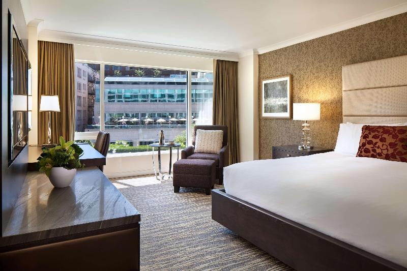 Номер Стандарт Вид на Город, Fairmont Waterfront