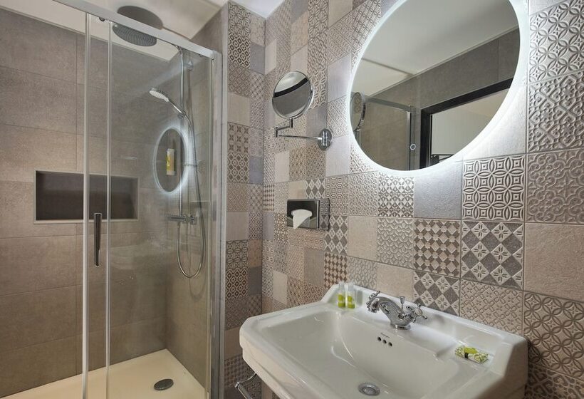 Полулюкс, Hôtel Saint Alban