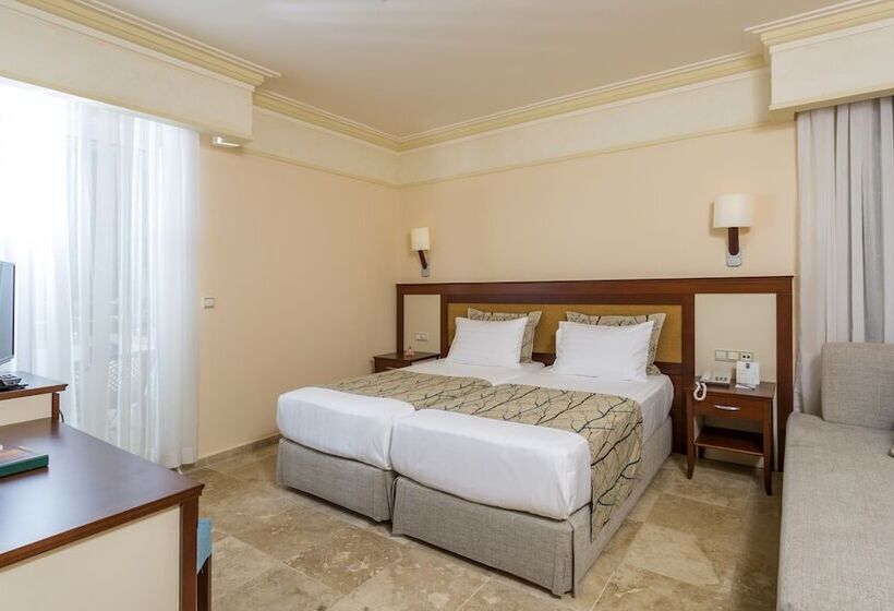 标准间, Melas Holiday Village