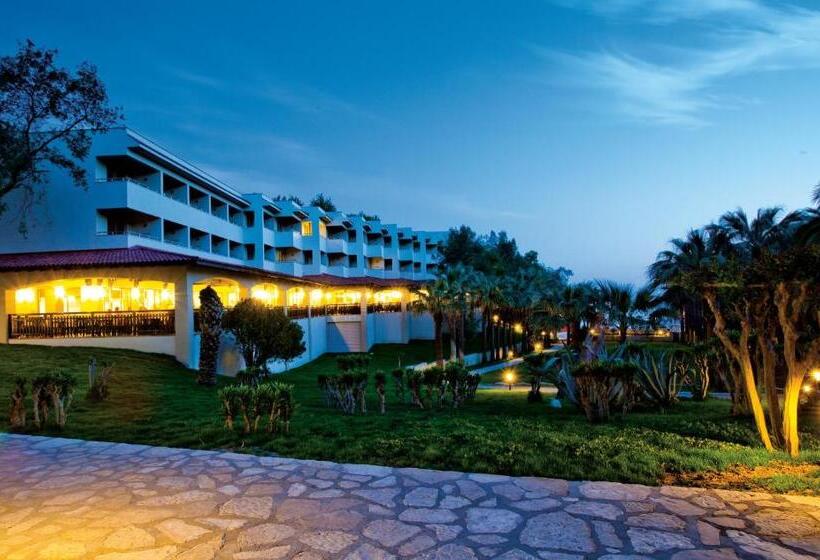 标准间, Melas Holiday Village