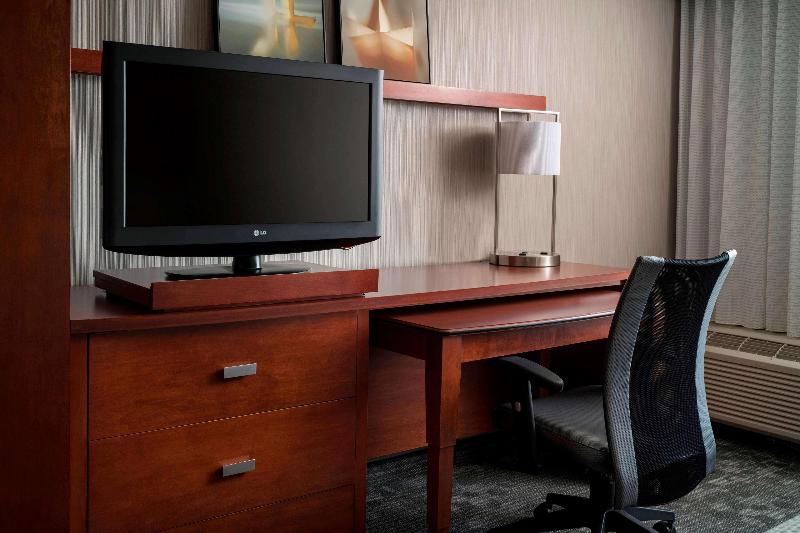 Номер Deluxe Вид на Бассейн, Sonesta Select Los Angeles Torrance South Bay