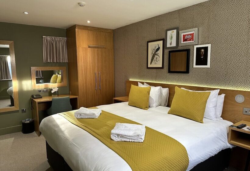 Classic Interior Room, Elmbank York, Tapestry Collection By Hilton