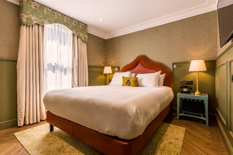 اتاق کلاسیک, Elmbank York, Tapestry Collection By Hilton