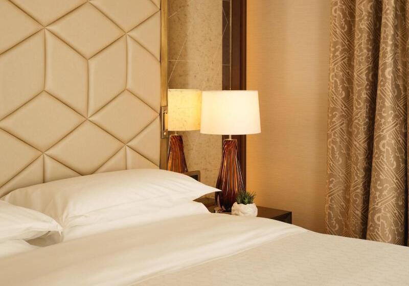 Номер Deluxe, Sheraton Grand Warsaw