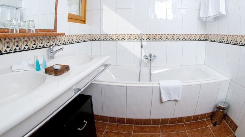 اتاق استاندارد, Saratz Pontresina