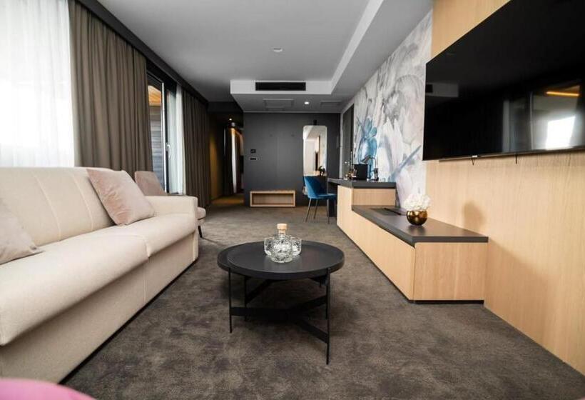 سوییت اجرایی, Elegans Hotel Brdo